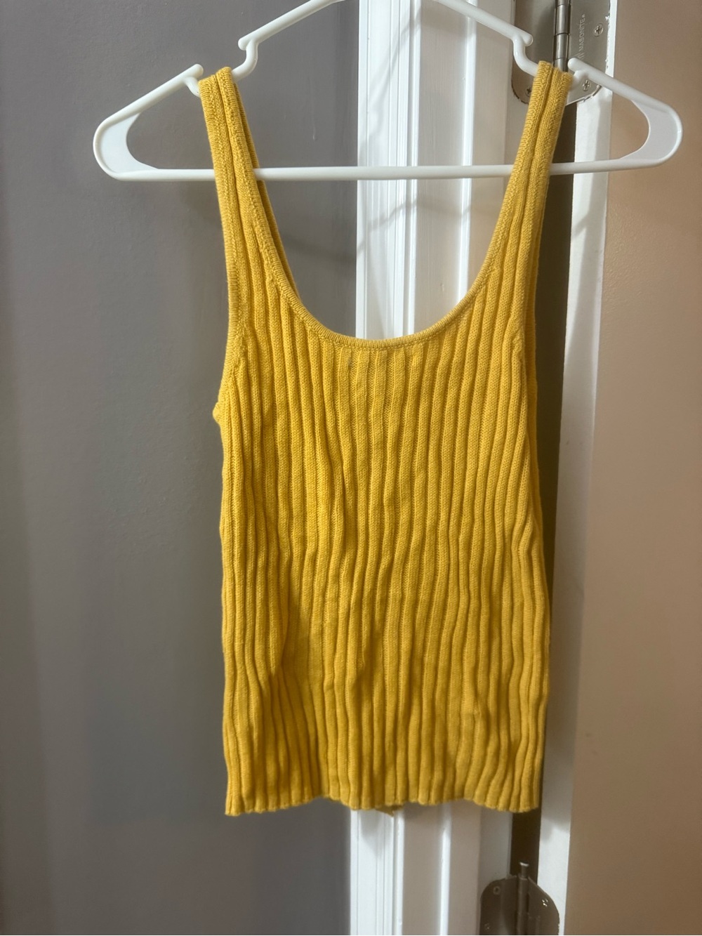 American Eagle Yellow Ribbed Button-Front Tank - Picture 3 of 3